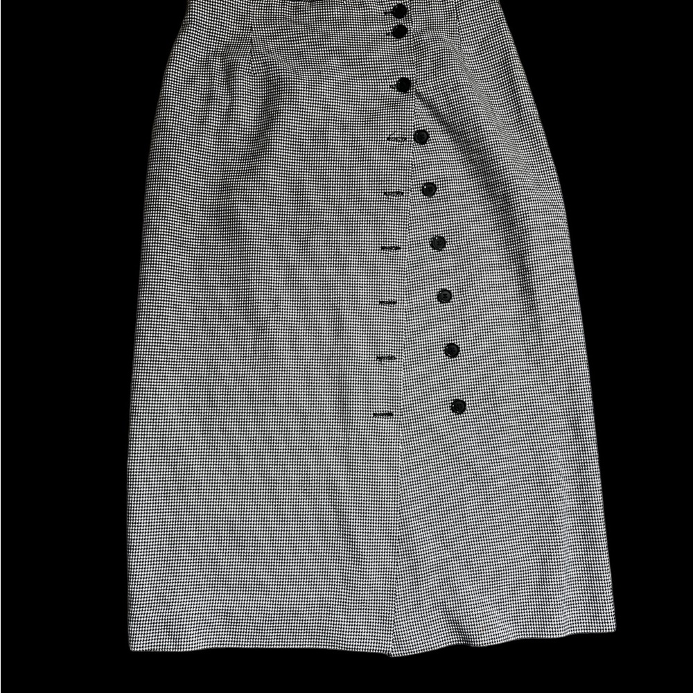 People will hound you for this houndstooth pattern wrap skirt!